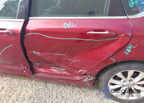 2015 Chrysler 200 C z USA, uszkodzony, nr VIN 1C3CCCCB0FN547157